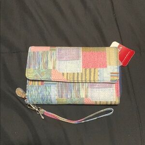 MUNDI- Patchwork Wristlet Clutch/IdentityTheft Safe🆕
